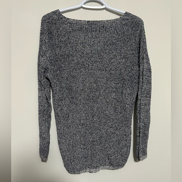 Aritzia Babaton Linen and Silk V Neck Sweater - Picture 4 of 4